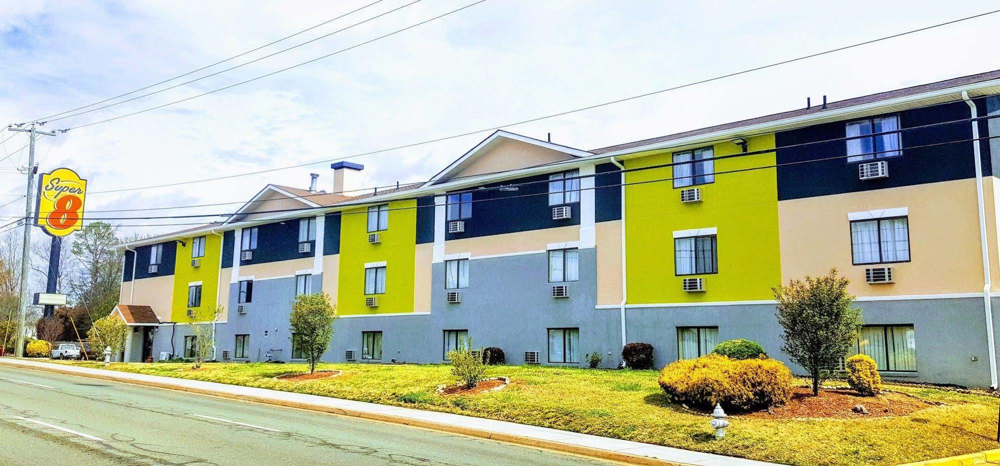 Motel Super 8 By Wyndham Richmond/Broad Street Henrico Exterior foto